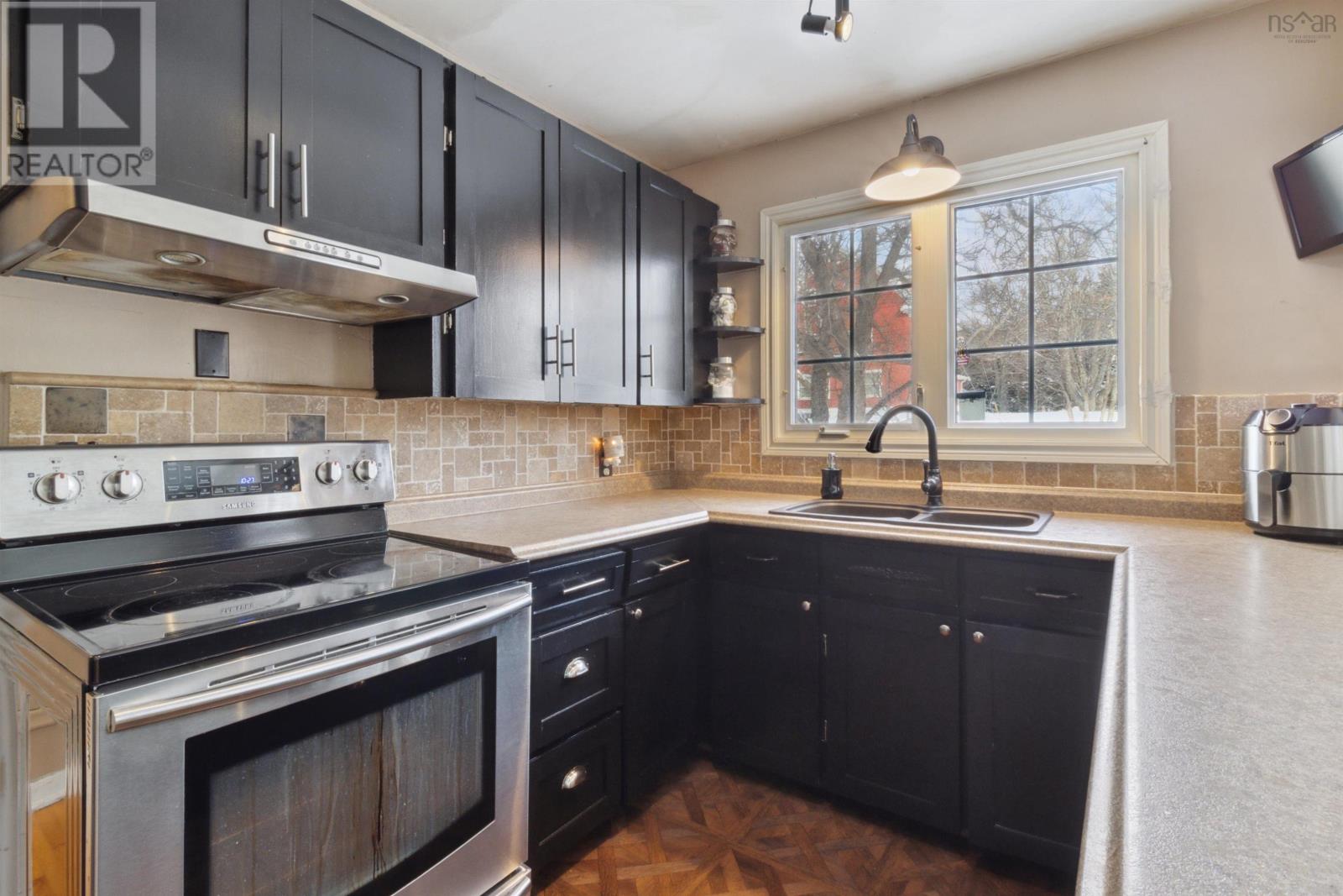 35 Kearney Lake Road, Halifax, Nova Scotia B3M2S5 REALTOR.ca