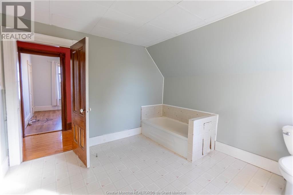 For sale 64 Fairfield RD, Sackville, New Brunswick E4L2X8 M158003