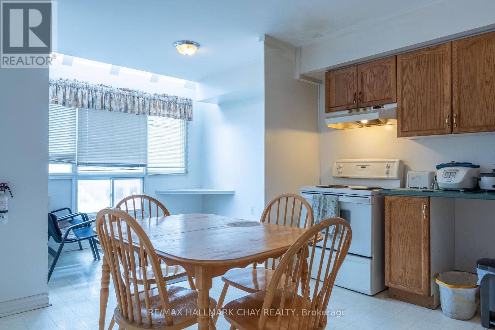 Home Shots Real Estate Photography - 331 Duckworth Street in #Barrie is For  Sale! #RealEstate this 4 Bedroom Back Split is located close to Georgian  College and RVH. Contact Ross & Mandy