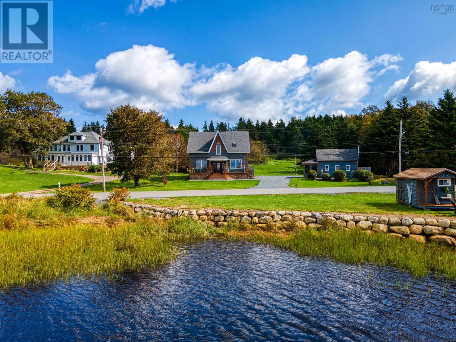 For sale 393 Lower LaHave Road, Lower LaHave, Nova Scotia B0J2W0