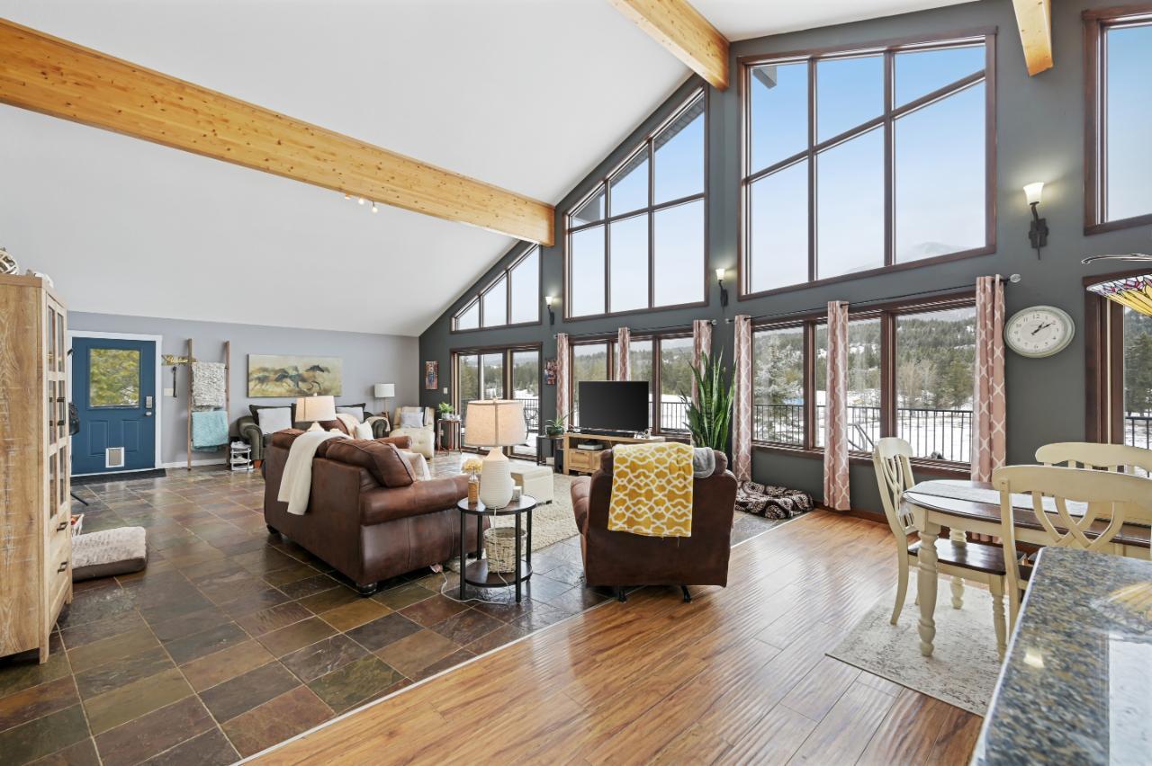 For sale 5991 EDGEWATER SOUTH APPROACH ROAD, Edgewater, British