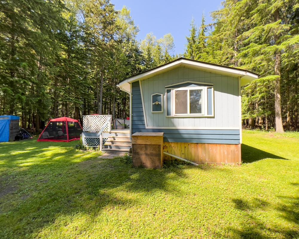 For sale 13304 13308 HIGHWAY 31, Meadow Creek, British Columbia