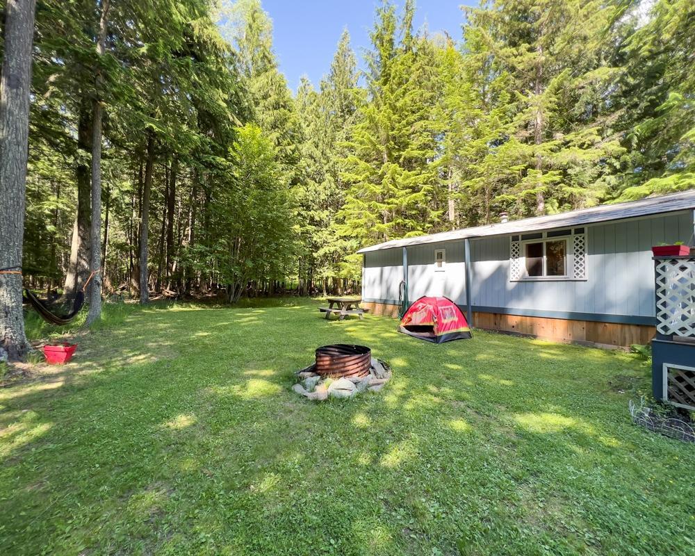 For sale 13304 13308 HIGHWAY 31, Meadow Creek, British Columbia