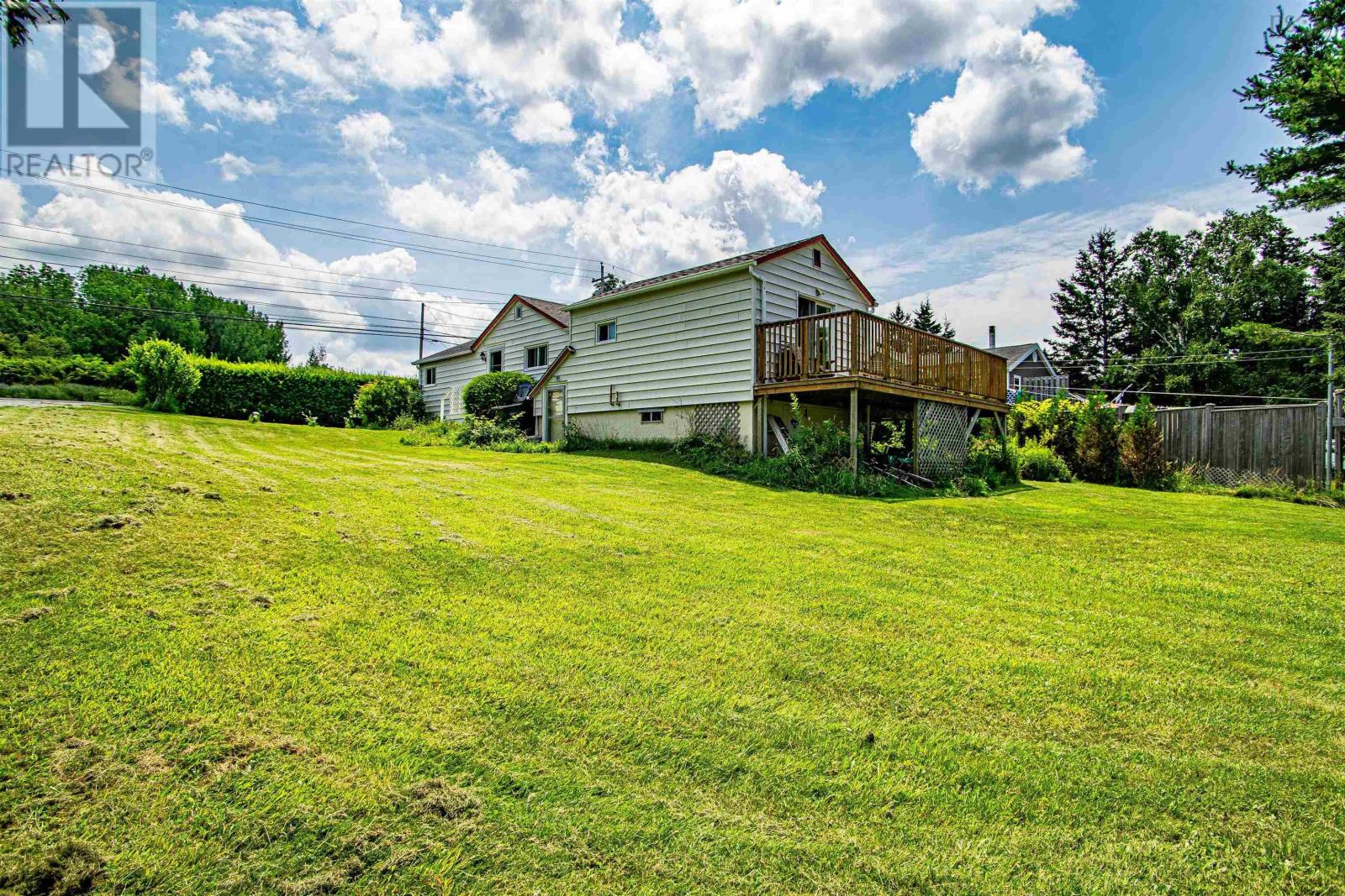 For sale 917 Highway 1, Deep Brook, Nova Scotia B0S1J0 202401078