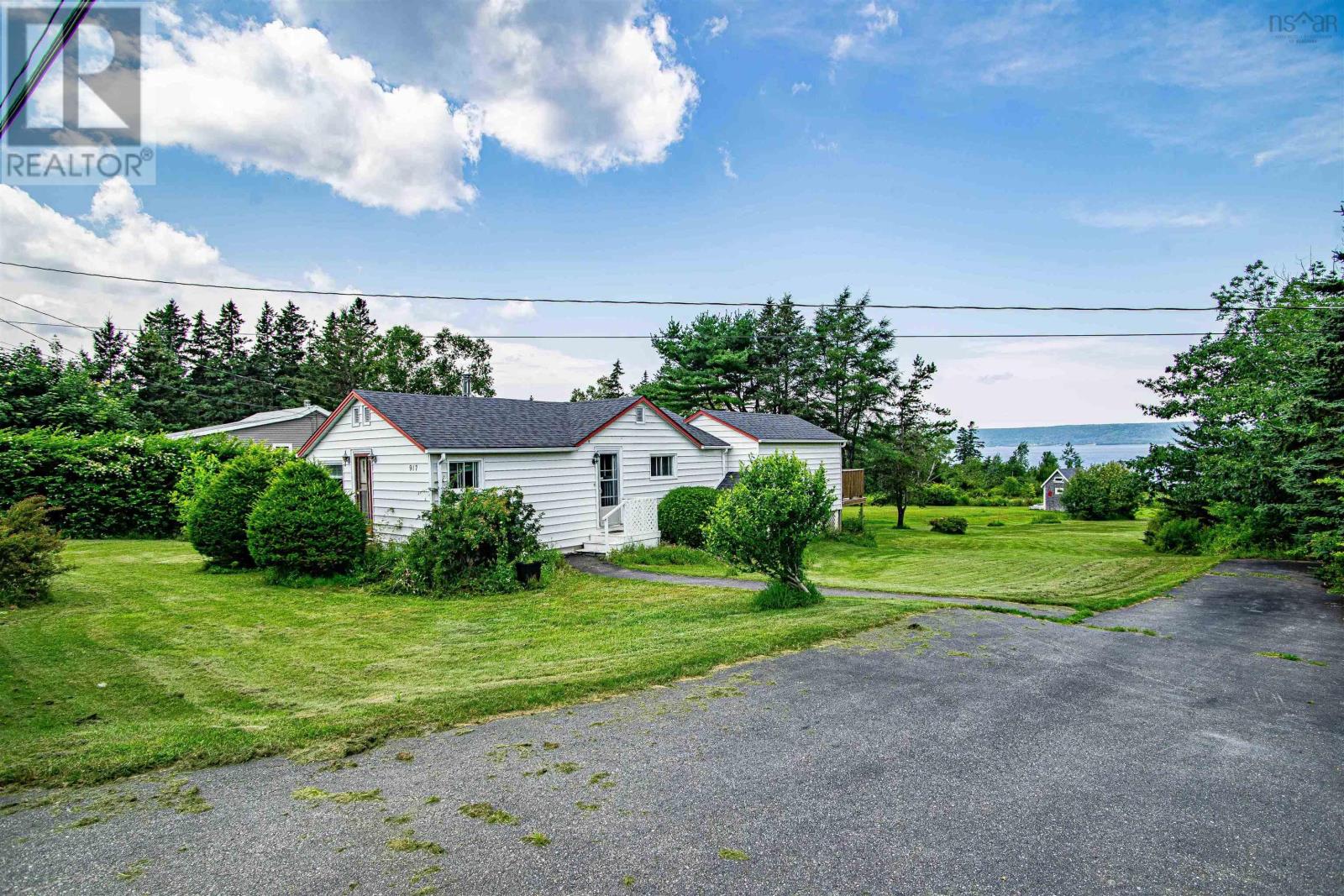 For sale 917 Highway 1, Deep Brook, Nova Scotia B0S1J0 202401078