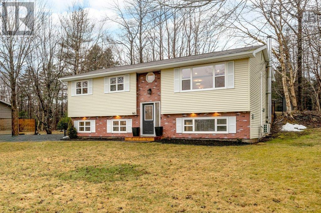 For sale 163 Crescent, Hammonds Plains, Nova Scotia B3Z1J7