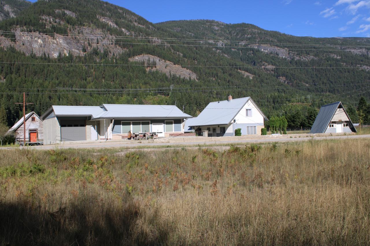 For sale 3152 HIGHWAY 6, Slocan Park, British Columbia V0G2E0