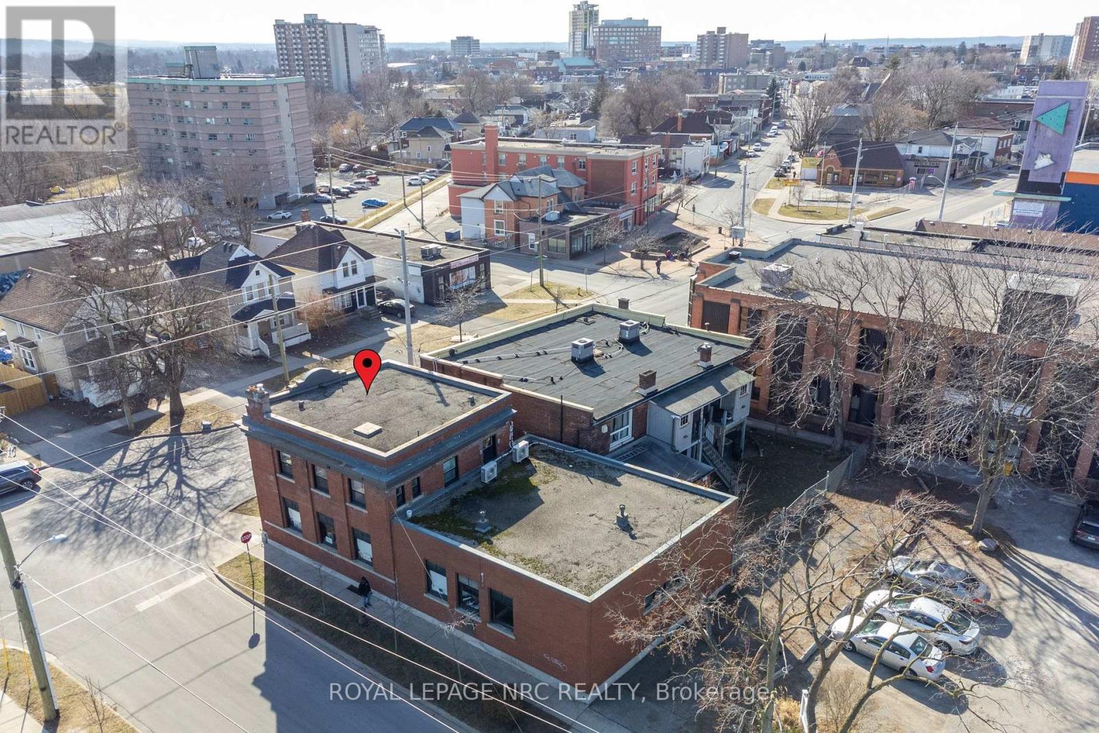 For sale: 255 LAKE Street, St. Catharines, Ontario L2R5Z5 - 40555199