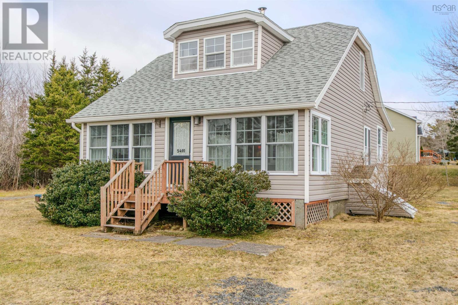 For sale 5491 7 Highway, Head Of Chezzetcook, Nova Scotia B0J2L0