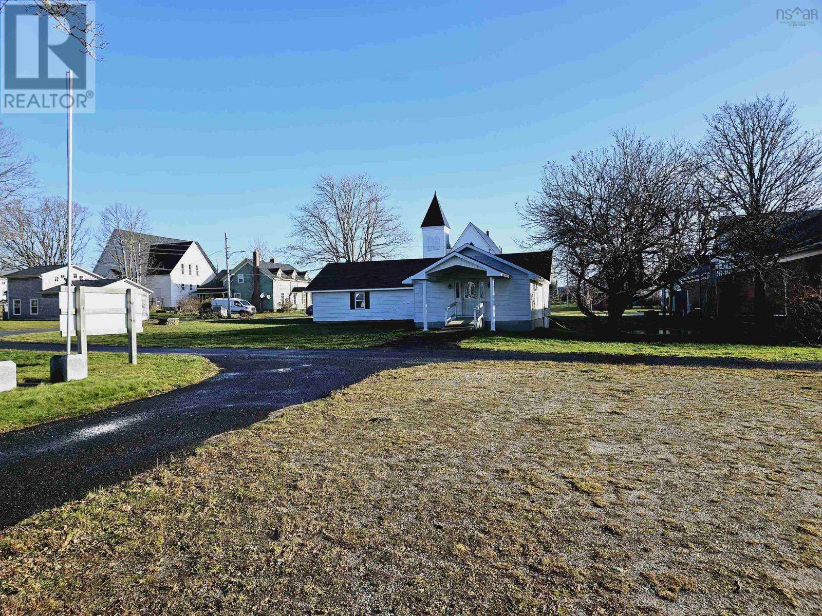 For sale 18 Howe Street, Lockeport, Nova Scotia B0T1L0 202325197