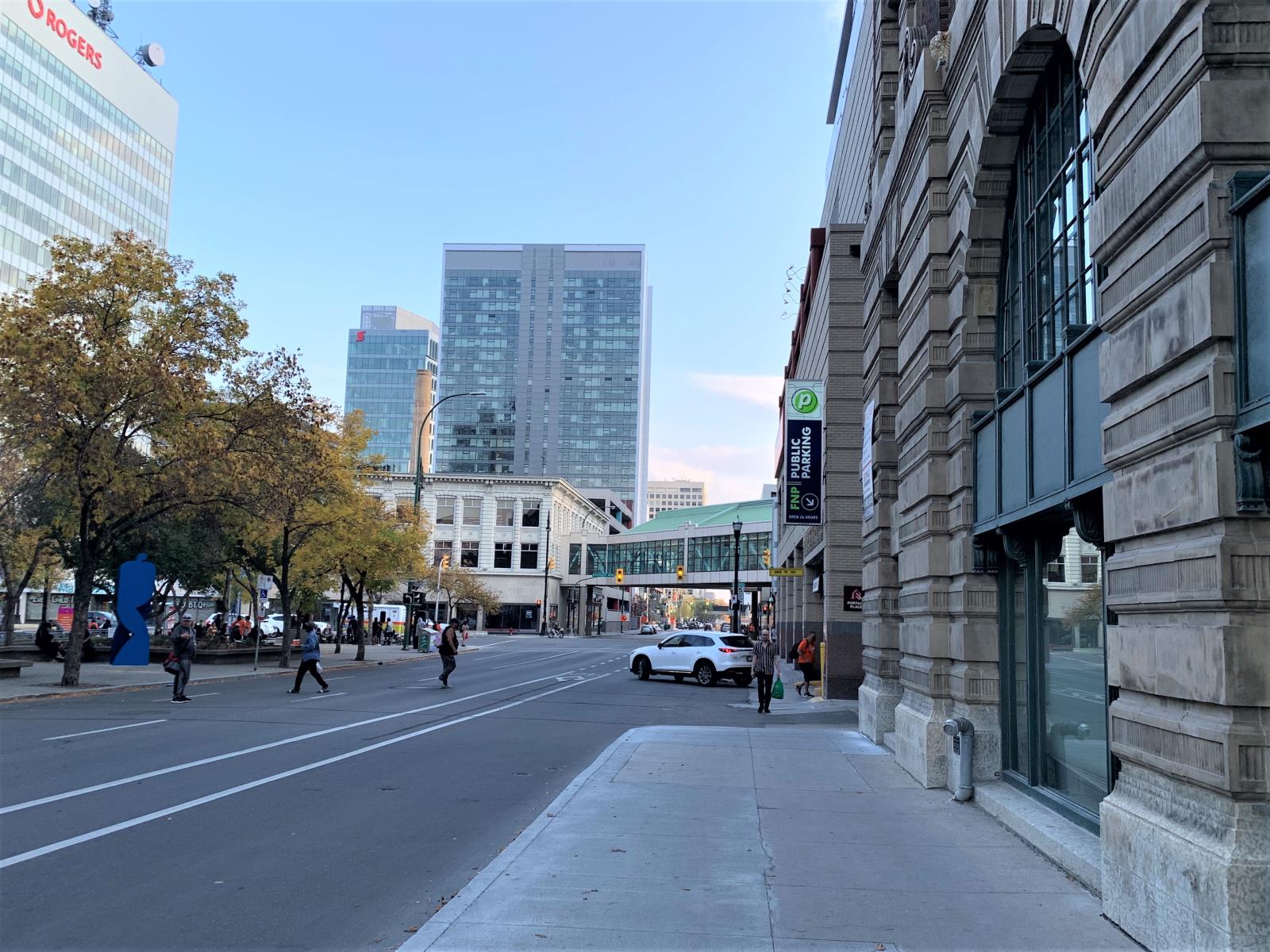 For lease 300 Carlton Street, Winnipeg, Manitoba R3B2K6