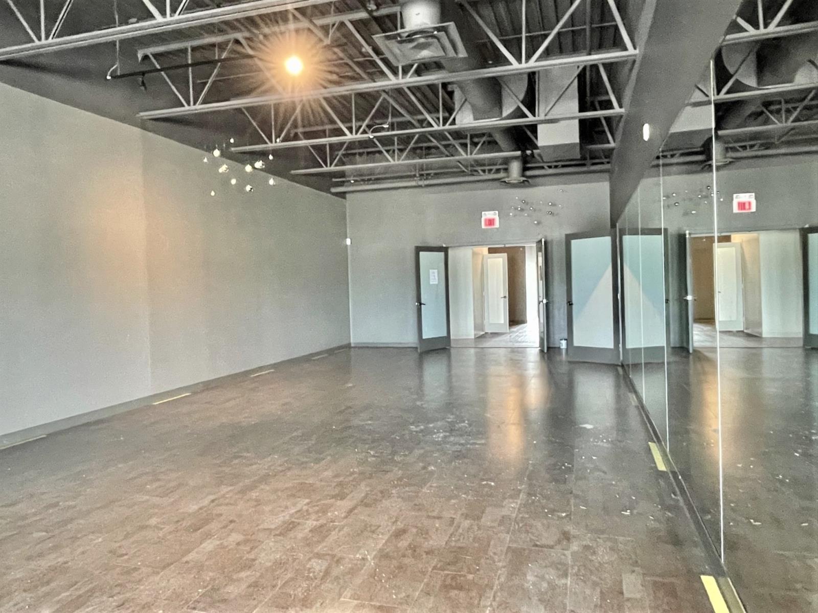 For lease 6640 Roblin Blvd, Winnipeg, Manitoba R3R2P9