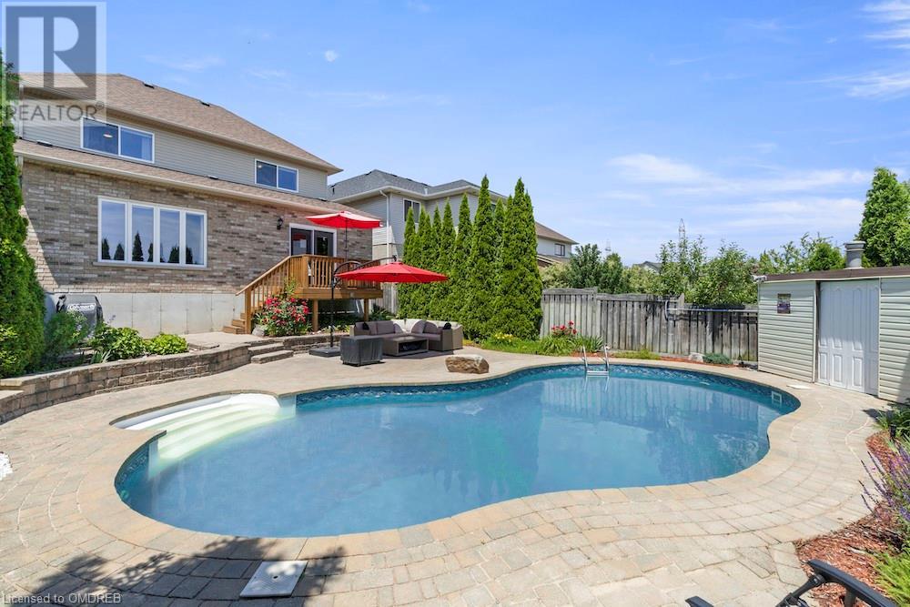 For sale 104 GARTH TRAILS Crescent, Hamilton, Ontario L9B2X2