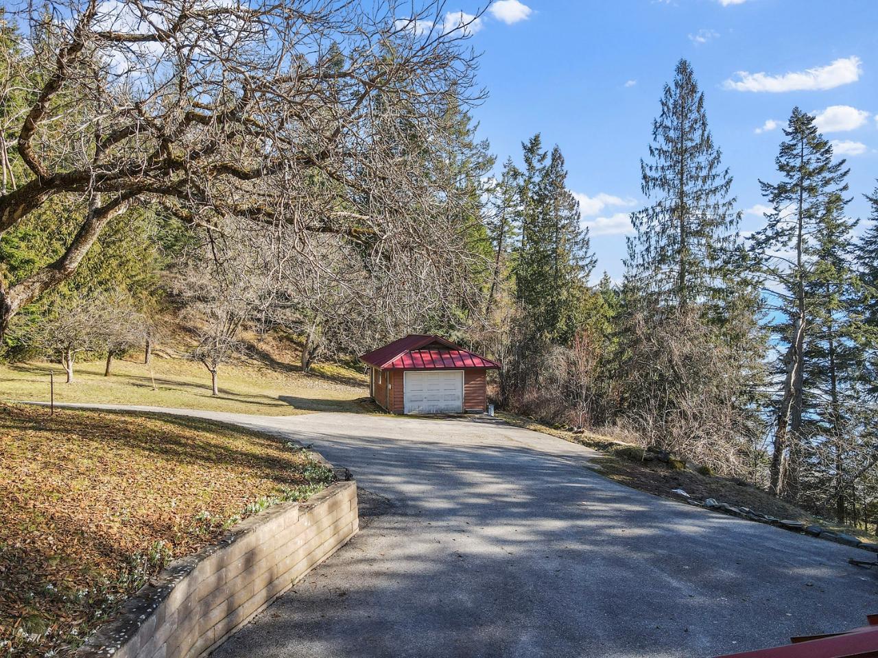 For sale 12185 HIGHWAY 3A, Boswell, British Columbia V0B1A0 2475608 REALTOR.ca