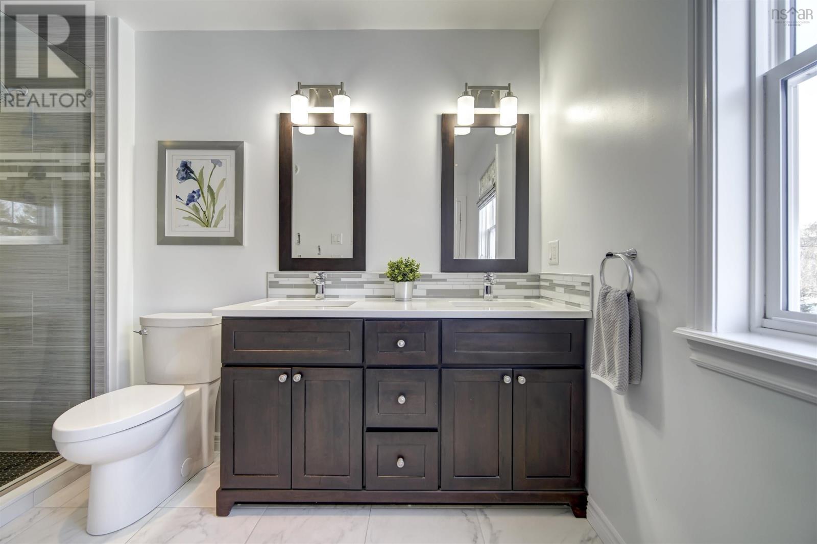 For sale 20 Whitby Court, Stillwater Lake, Nova Scotia B3Z1P4