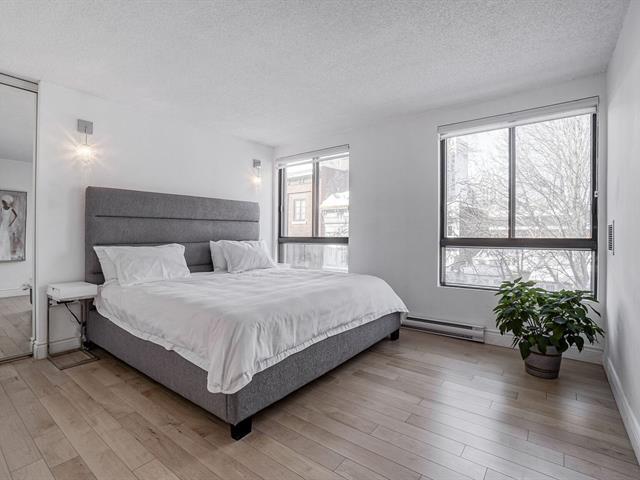 For sale: 460 Rue du Champ-de-Mars, #307, Montréal (Ville-Marie ...