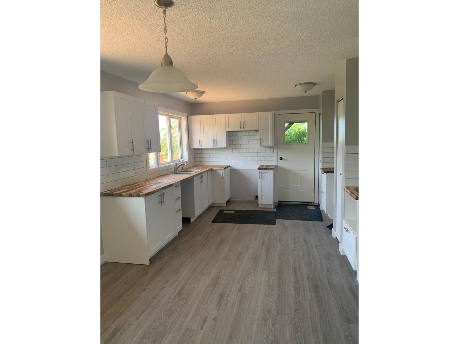 For sale 2755 HIGHWAY 95, Brisco, British Columbia V0A1B0 2475672