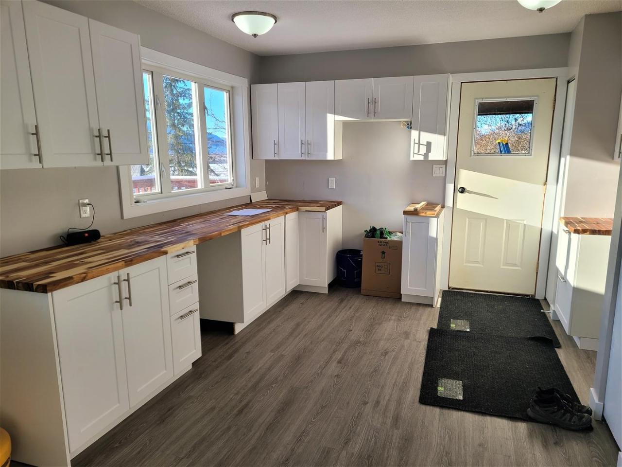 For sale 2755 HIGHWAY 95, Brisco, British Columbia V0A1B0 2475672