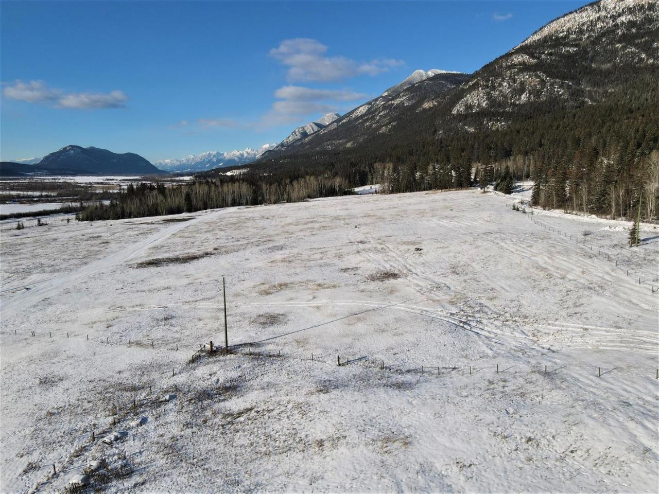 For sale 2755 HIGHWAY 95, Brisco, British Columbia V0A1B0 2475672