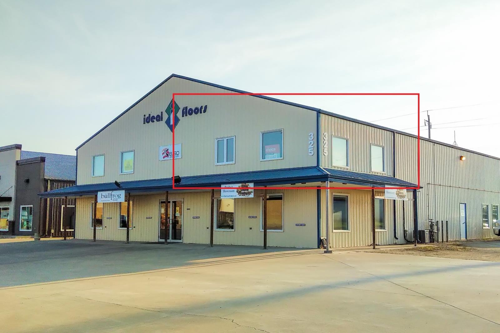 For rent 325 Roblin Blvd. E, Winkler, Manitoba R6W0H2