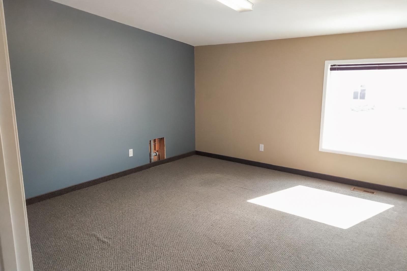 For rent 325 Roblin Blvd. E, Winkler, Manitoba R6W0H2