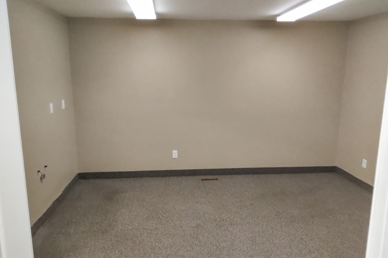 For rent 325 Roblin Blvd. E, Winkler, Manitoba R6W0H2