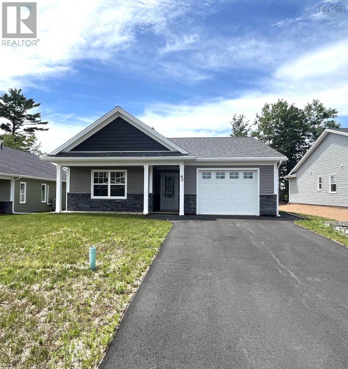 For sale 40 Covey Drive, North Kentville, Nova Scotia B4N0H8