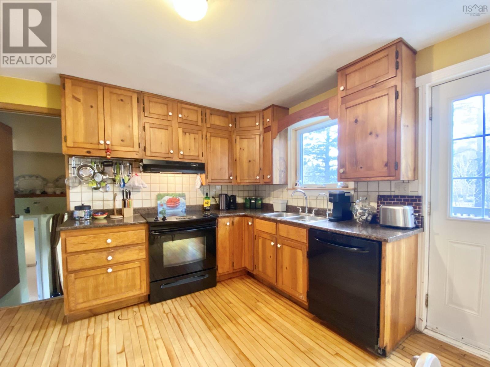 52 Old Oakes Drive, Waverley, Nova Scotia B2R1E7 REALTOR.ca