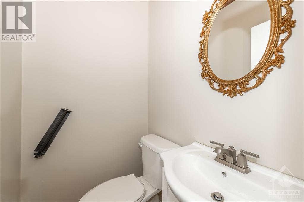 For sale 344 TWEEDSMUIR AVENUE, Ottawa, Ontario K1Z5N4 1377265