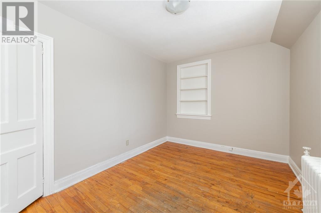 For sale 344 TWEEDSMUIR AVENUE, Ottawa, Ontario K1Z5N4 1377265