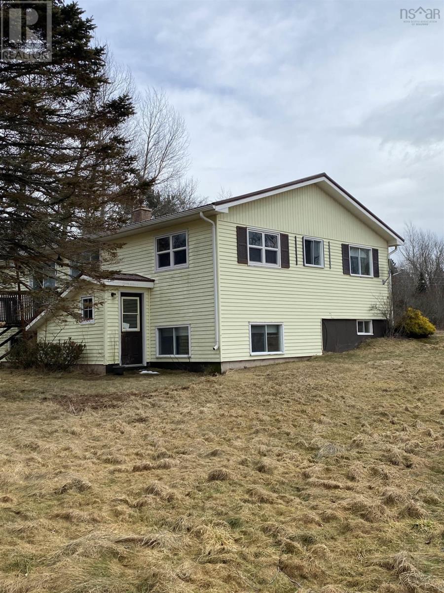 For sale 7877 Highway 215, Selma, Nova Scotia B0N1T0 202403579