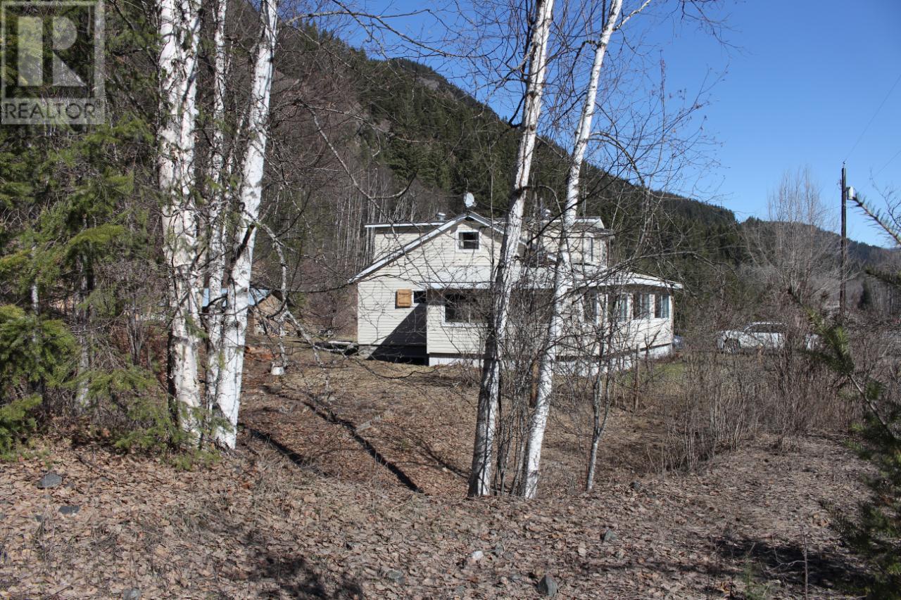 For sale 2605 YELLOWHEAD HWY, Little Fort, British Columbia 177430 REALTOR.ca