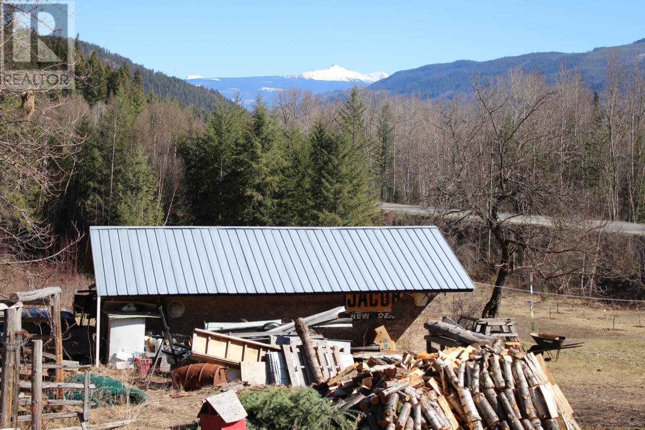 For sale 2605 YELLOWHEAD HWY, Little Fort, British Columbia 177430 REALTOR.ca