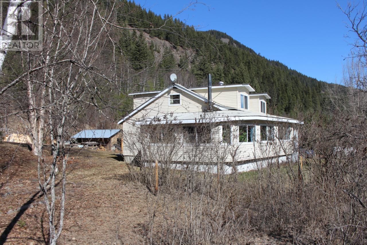 For sale 2605 YELLOWHEAD HWY, Little Fort, British Columbia 177430