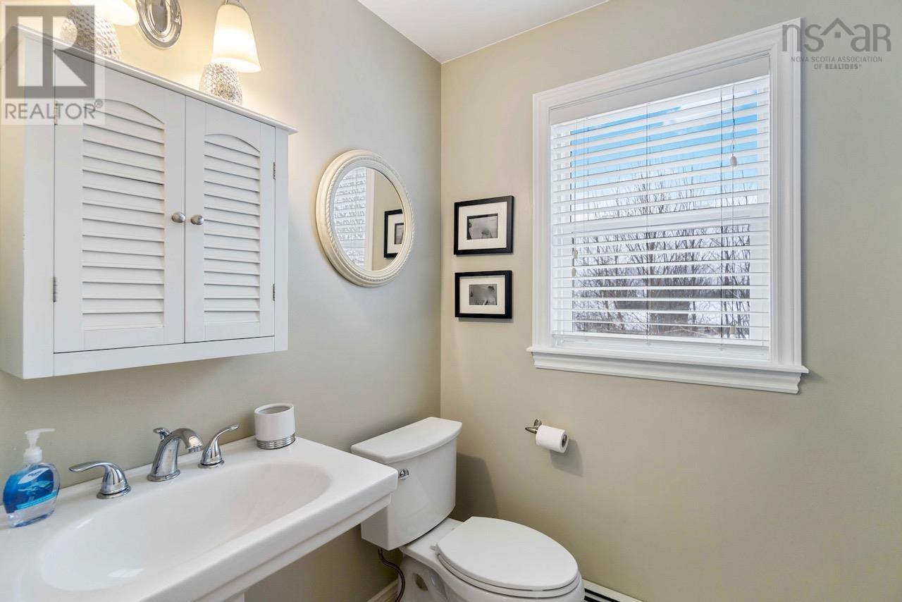 For sale 40 Dalhousie Avenue, Kentville, Nova Scotia B4N5E5