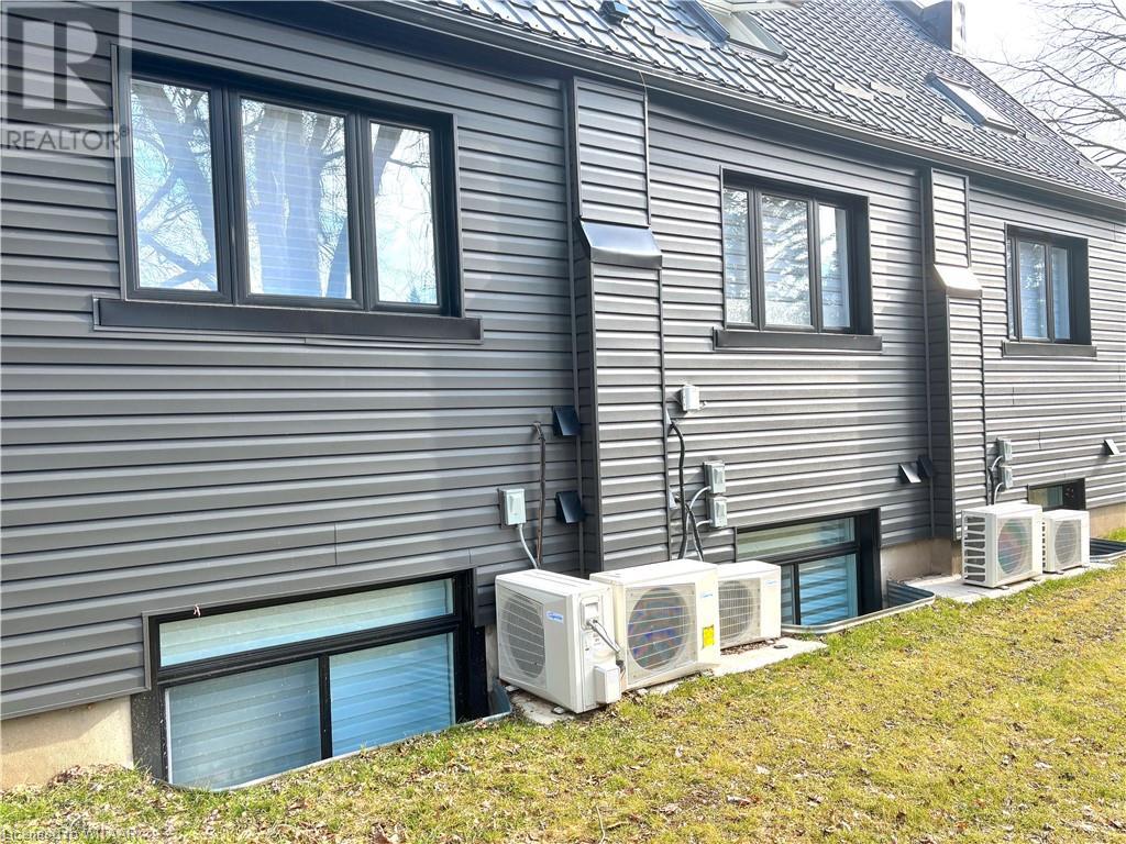 For sale 14 GLENDALE Drive, Tillsonburg, Ontario N4G1J2 40561311