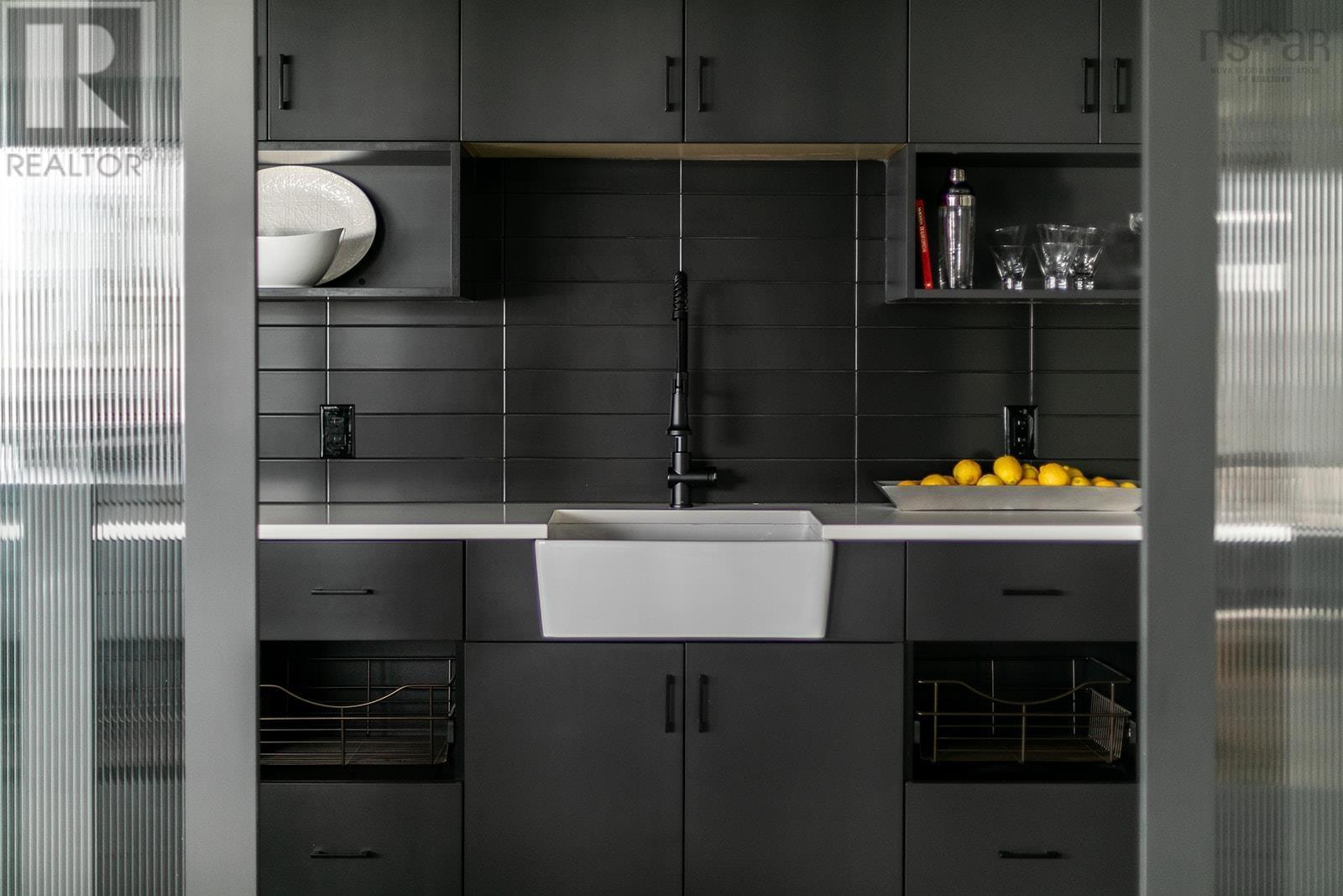 For sale 20 Ashley Drive, Halibut Bay, Nova Scotia B3V1J6 202405575