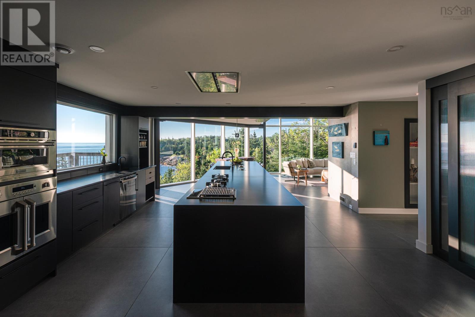 For sale 20 Ashley Drive, Halibut Bay, Nova Scotia B3V1J6 202405575