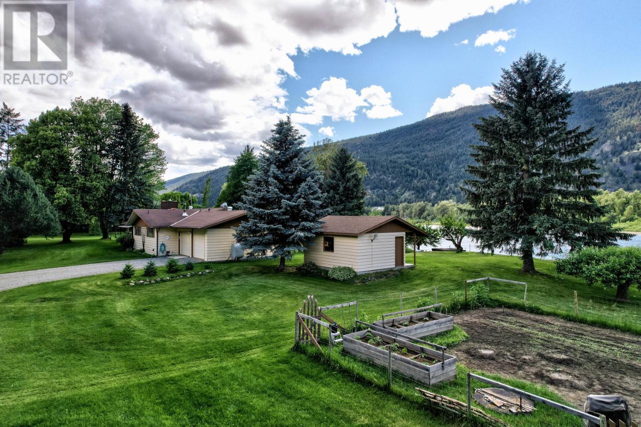 For sale 8753 VETERAN RD, Heffley, British Columbia V0E1Z2 177443