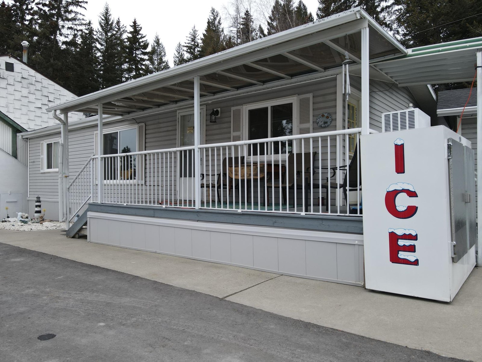 For sale 4539 BARLEBEN ROAD, Wasa Rural, British Columbia V0B2E0