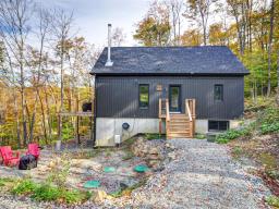 For sale: 66 Rue du Lac-Spring, Bolton-Est, Quebec J0E1G0 