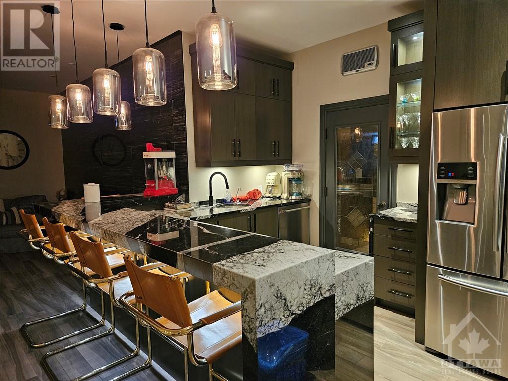 For sale 5849 QUEENSCOURT CRESCENT, Manotick, Ontario K4M1K3 1374840 REALTOR.ca