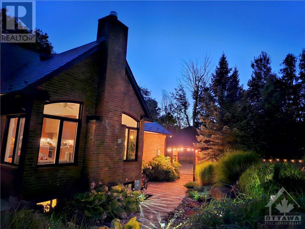 For sale 5849 QUEENSCOURT CRESCENT, Manotick, Ontario K4M1K3 1374840 REALTOR.ca