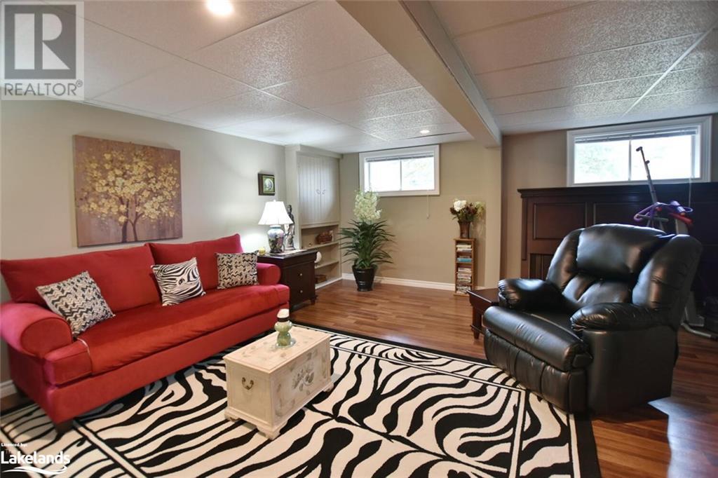 For sale 7 BRAKENBURY Street W, Markdale, Ontario N0C1H0 40562034