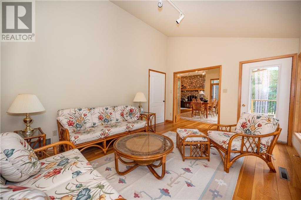 For sale 27 ROCKY SHORES LANE, Round Lake Centre, Ontario K0J2J0