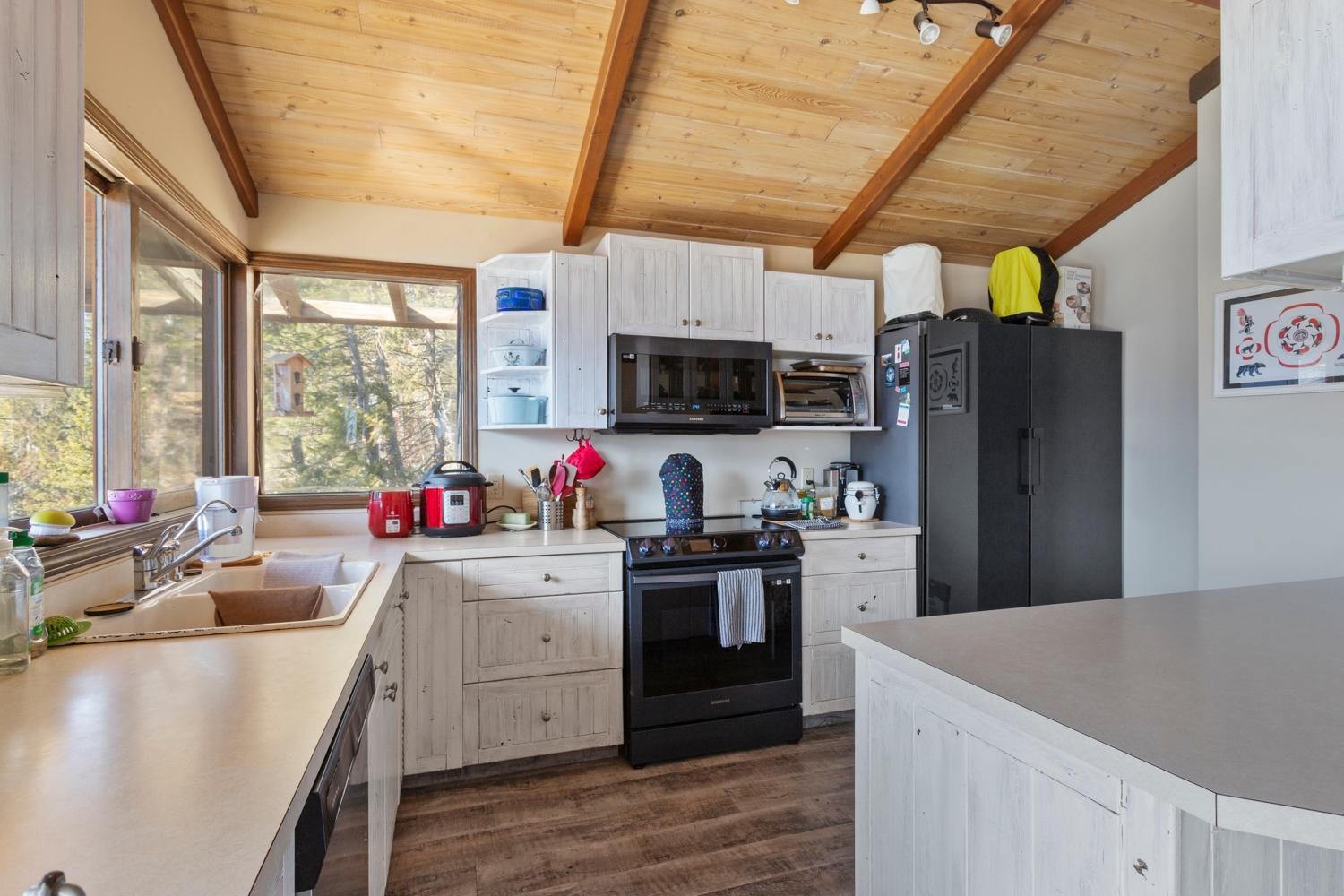 For sale 9873 HIGHWAY 3A, Kuskanook, British Columbia V0B2C0 2475772 REALTOR.ca