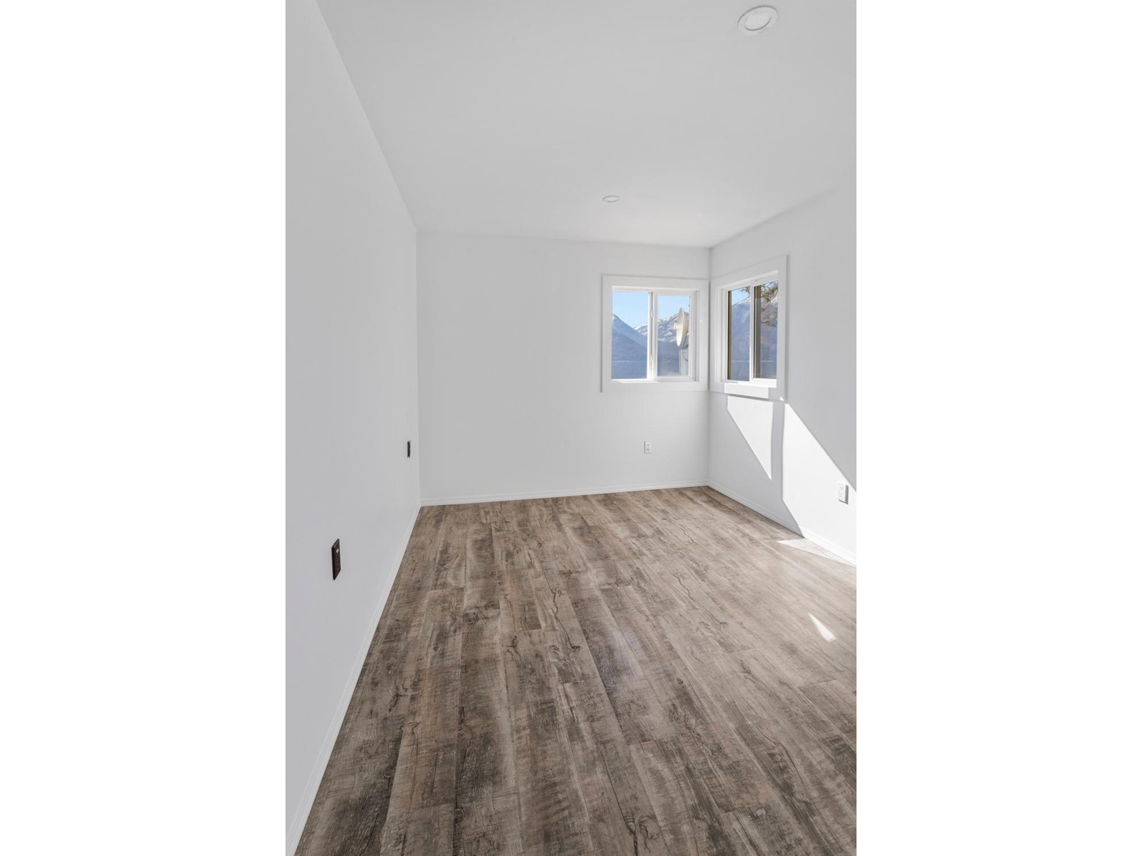 For sale 9873 HIGHWAY 3A, Kuskanook, British Columbia V0B2C0 2475772 REALTOR.ca