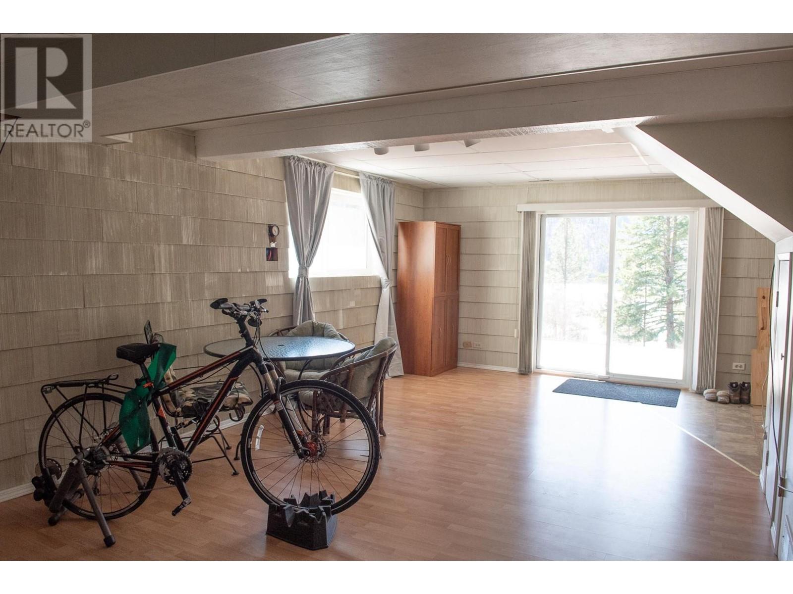 For sale 3022 LOON LAKE RD, Loon Lake, British Columbia V0K1H1