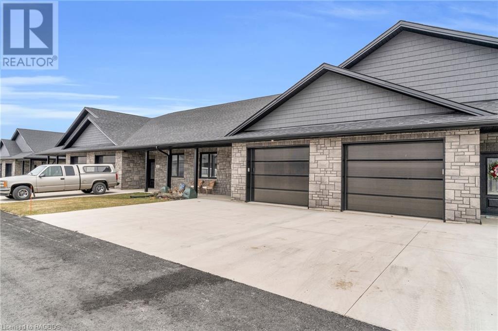 For sale 4 PALMER MARIE Lane, Chesley, Ontario N0G1L0 40549415