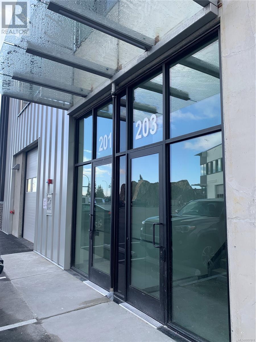For lease 201/203 830 McCallum Rd, Langford, British Columbia V9B6W5